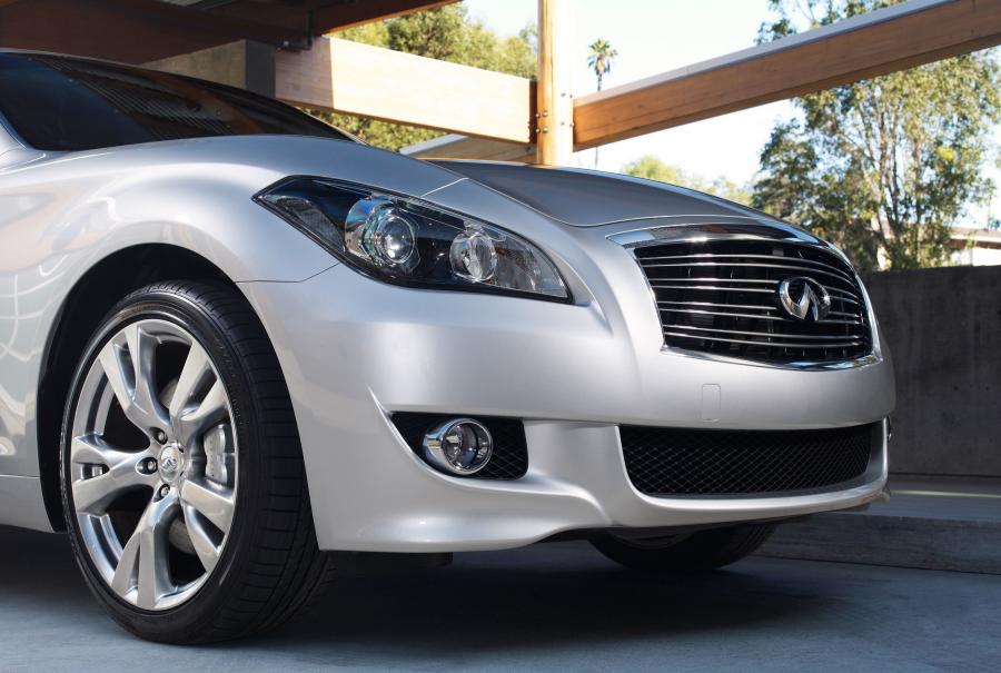  Infiniti M37 S 2011 года  (фото 8 из 33)
